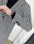 シエルヴィティナ2019新品の男性コート千鳥格の小さい洋服のデザイナーが身を修めている韩式の小さい格子のスツーは上と白の格子の2 XLを少し诘めます。